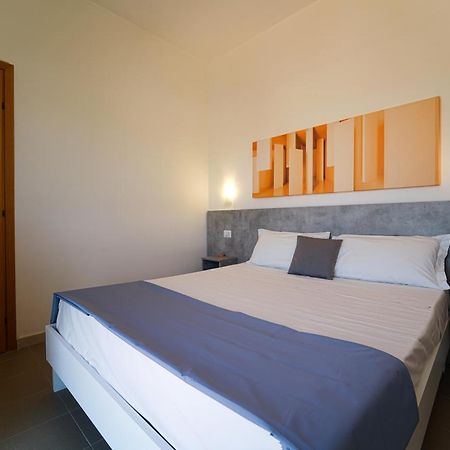 Hotel Rivabella Davoli Bagian luar foto