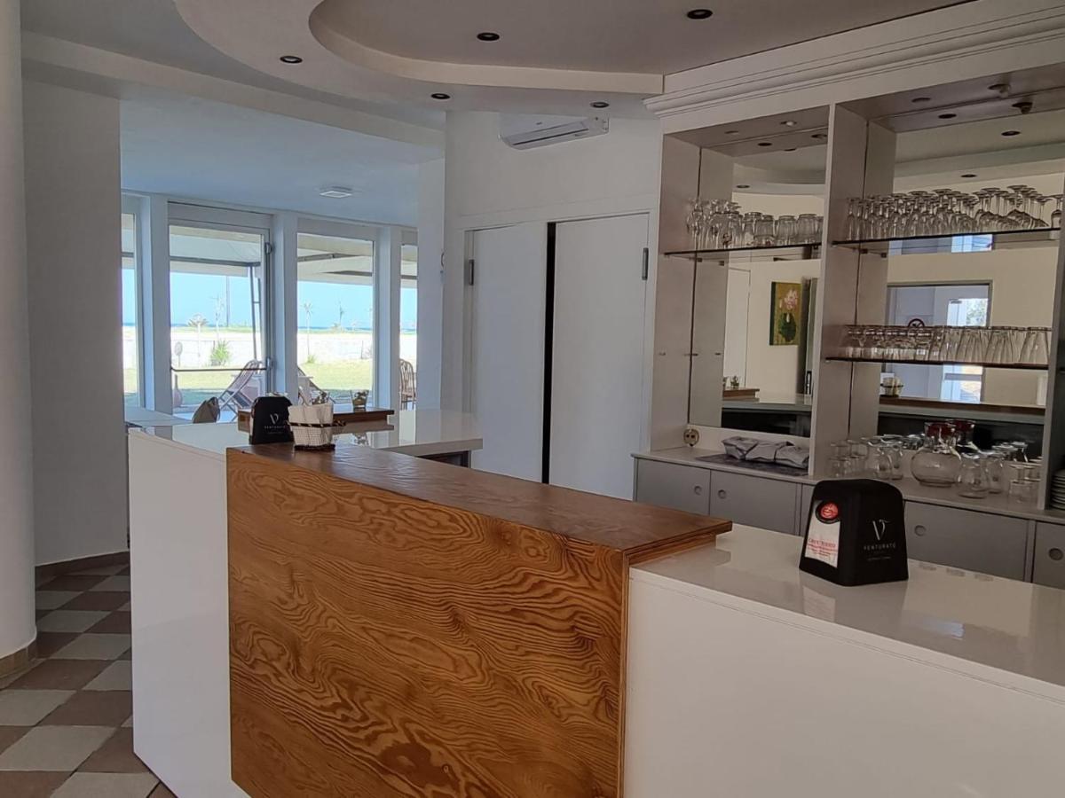 Hotel Rivabella Davoli Bagian luar foto