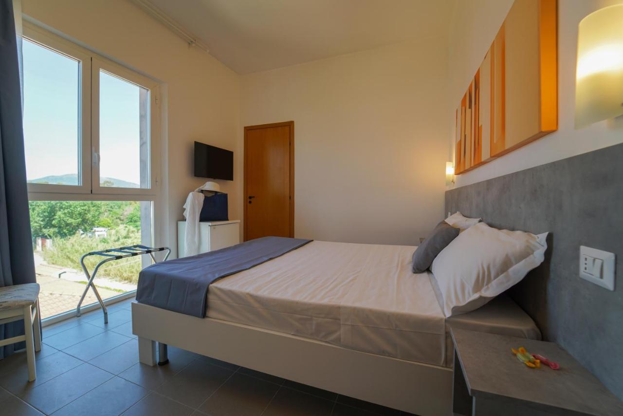 Hotel Rivabella Davoli Bagian luar foto