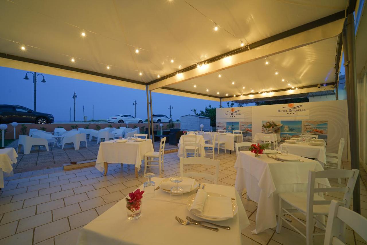 Hotel Rivabella Davoli Bagian luar foto